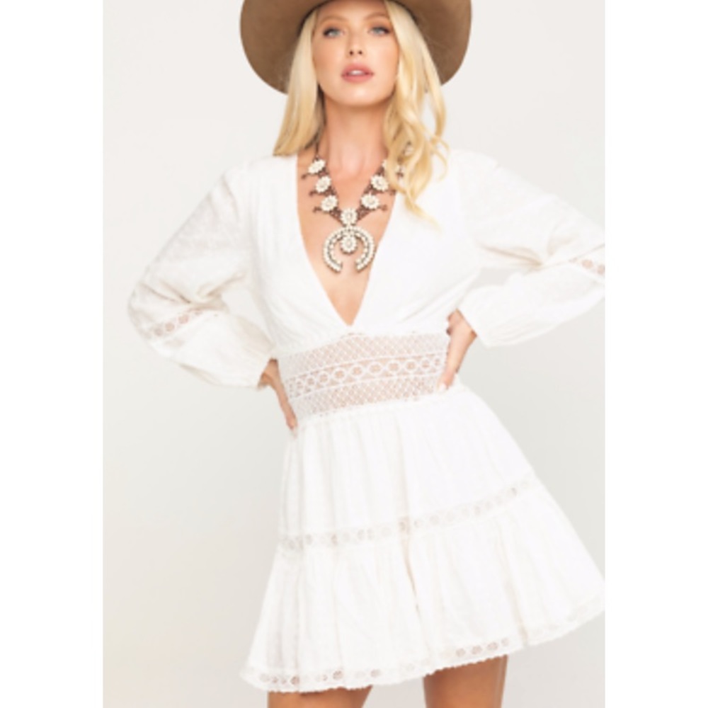 ☁️🤍HP 🤍☁️ 𝗡𝗪𝗧 𝗙𝗣 • The Delightful V-Neck Mini Dress